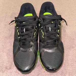 Nike Air Max 2010 Black Volt size 9.5 men’s